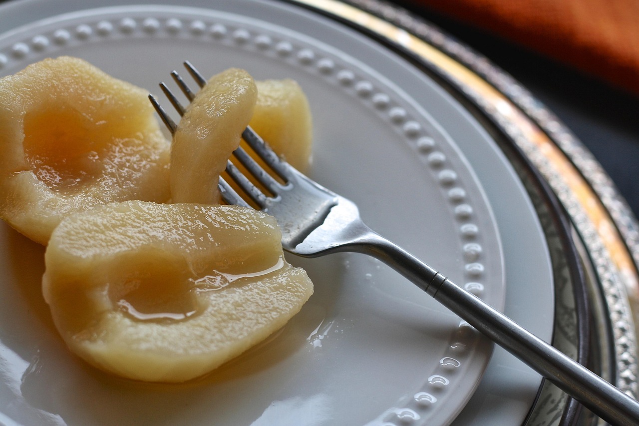 肝泥适合几个月的宝宝食用，营养考量与辅食添加建议